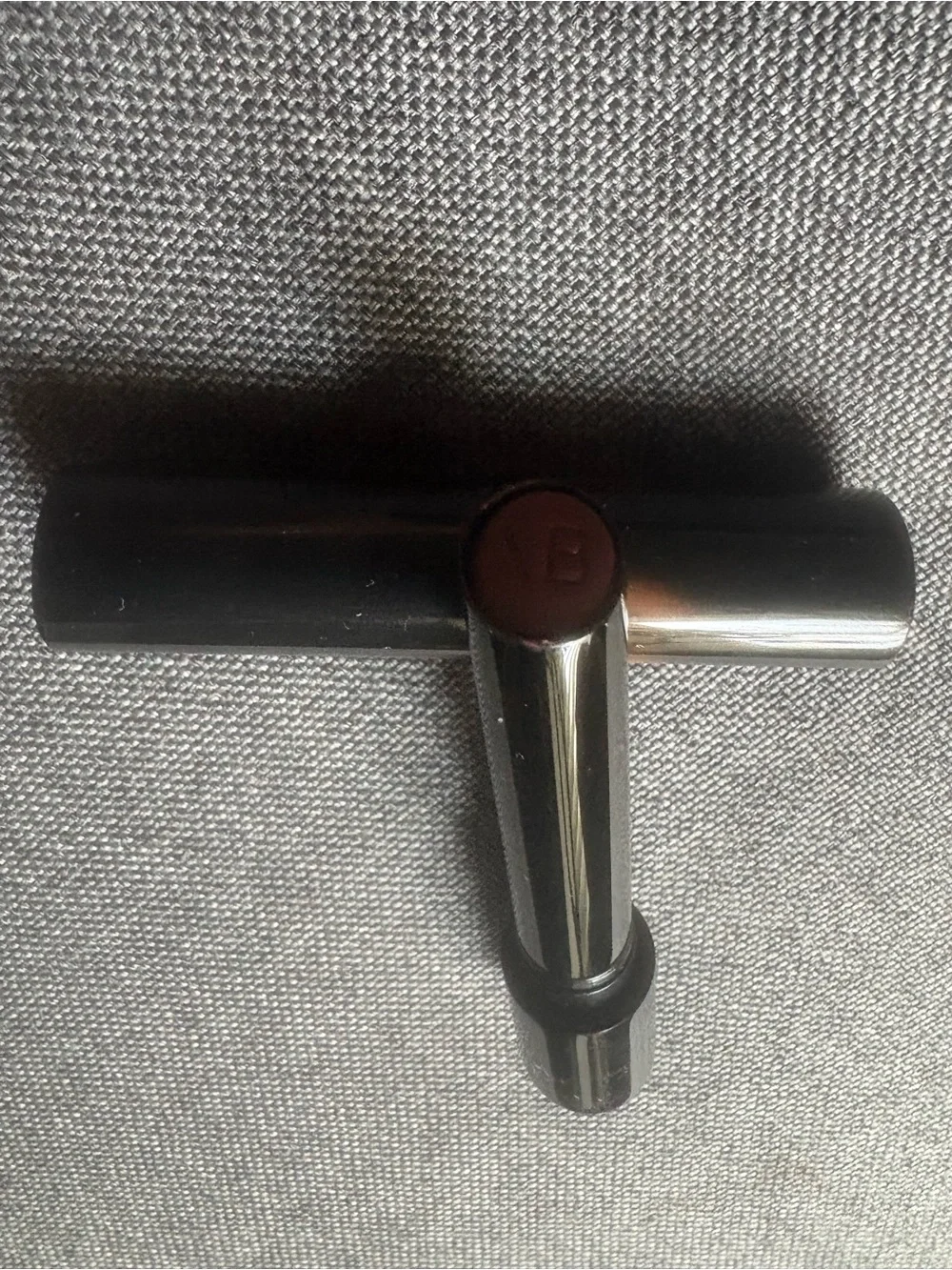 NWOT Victoria Beckham Posh Lipstick in Pose - Mid Toned Mauve Shade